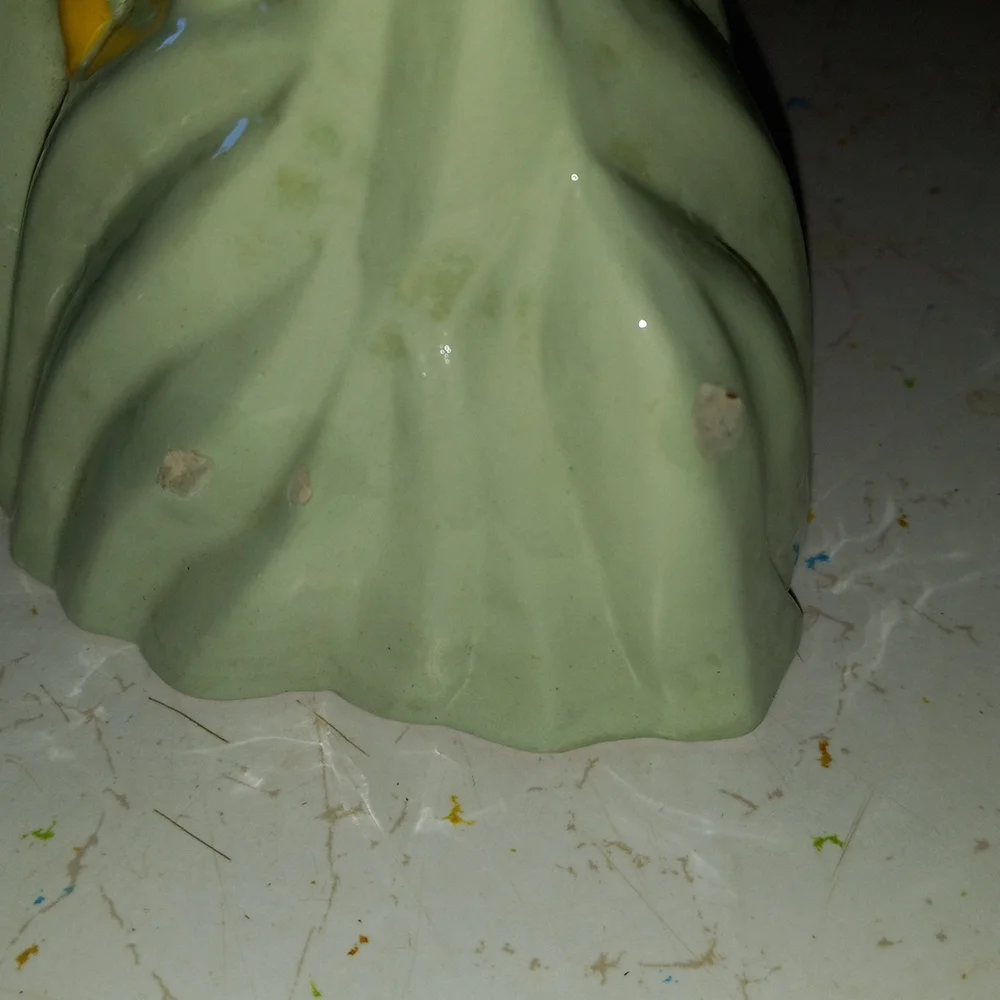 Stork bird. Has a small piece of paint missing at bottom, barely noticeable. - Picture 4 of 4